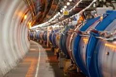 | Palestra “O que fazem os físicos no CERN?” |